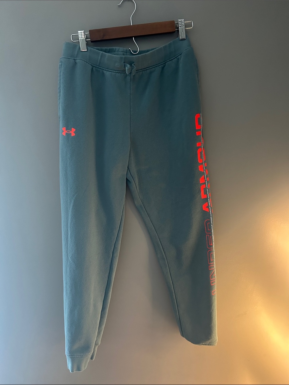 Under Armour Kids' XL Teal Fleece Joggers with Coral Logo